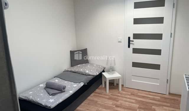 Pronájem bytu 5+kk 14 m², Podnikatelská, Praha 9 – Běchovice
