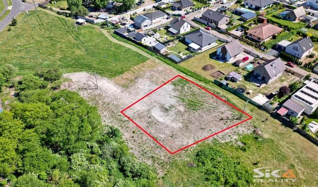 Prodej stavebního pozemku 1 065 m², Na Mořině, Dobroměřice, okres Louny