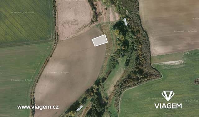 Prodej pole 1 061 m², Břežany II, okres Kolín