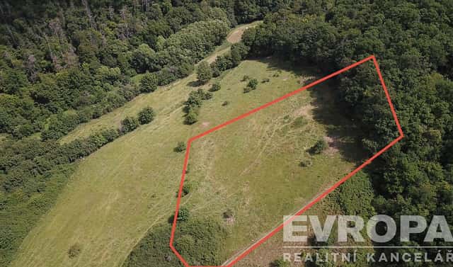 Prodej louky 3 521 m², Beroun