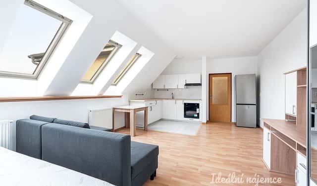 Pronájem bytu 1+kk 38 m², S. K. Neumanna, Stochov, okres Kladno