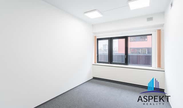 Pronájem kanceláře 26 m², Líbalova, Praha 4 – Chodov