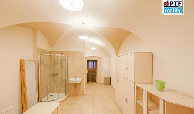 Pronájem obchodních prostor 25 m², Dominikánská, Plzeň – Vnitřní Město, okres Plzeň-město