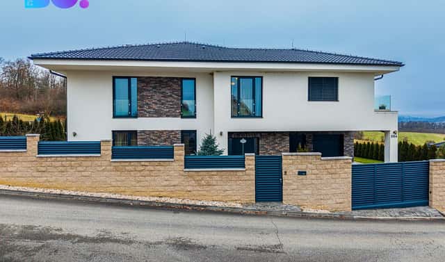 Prodej domu 543 m² s pozemkem 1 009 m², Stará Huť, okres Příbram