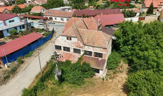 Prodej domu 700 m² s pozemkem 1 940 m², Trstěnice, okres Znojmo