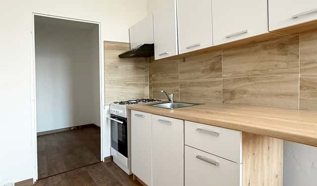 Pronájem bytu 2+1 62 m², Dřínovská, Chomutov