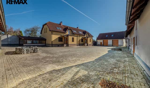 Prodej nájemního domu, činžáku 1 145 m², Petříkov – Radimovice, okres Praha-východ