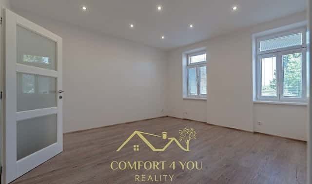 Pronájem bytu 1+1 40 m², Vítězslava Nováka, Znojmo