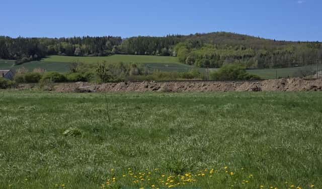 Prodej stavebního pozemku 1 000 m², Krásné Loučky, Krnov – Krásné Loučky, okres Bruntál