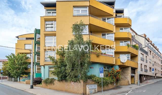 Pronájem obchodních prostor 224 m², U třešňovky, Praha 8 – Kobylisy
