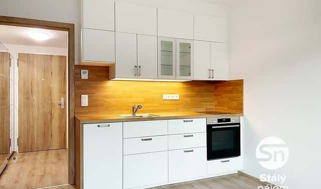 Pronájem bytu 1+kk 29 m², Nebřenická, Praha 4 – Chodov