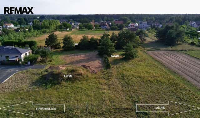 Prodej stavebního pozemku 1 087 m², Tišice, okres Mělník