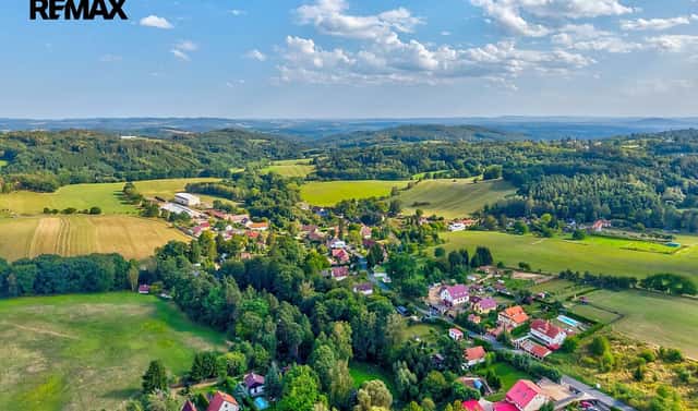 Prodej pole 13 211 m², Velké Popovice, okres Praha-východ