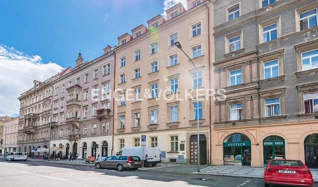 Pronájem kanceláře 18 m², Karlínské náměstí, Praha 8 – Karlín