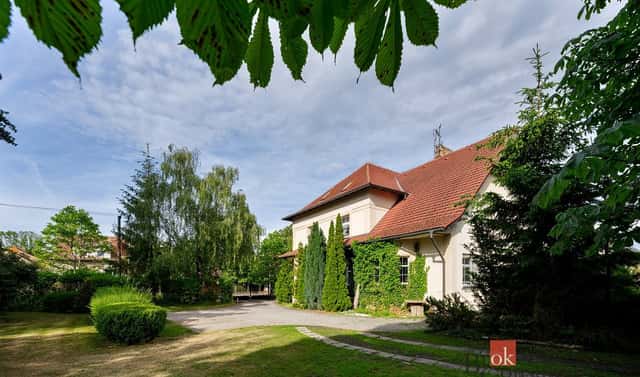 Prodej obchodních prostor 1 000 m², Čsl. armády, Hostivice, okres Praha-západ
