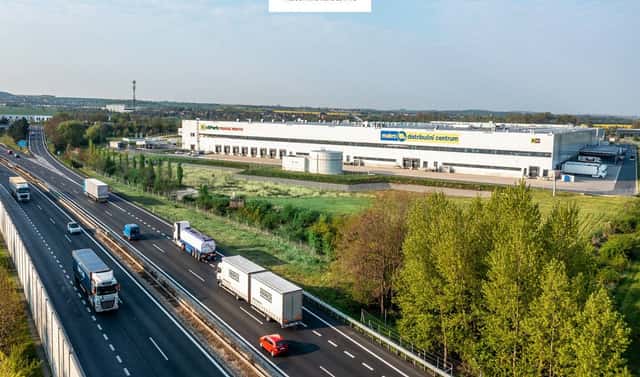 Pronájem výrobních prostor 8 204 m², Kozomín, okres Mělník