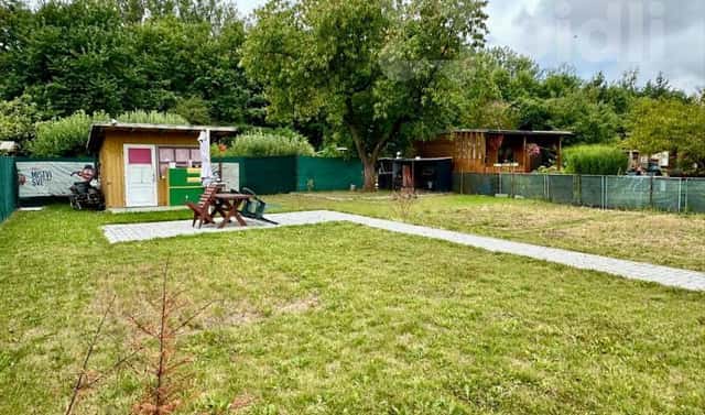 Pronájem zahrady 298 m², Pardubice
