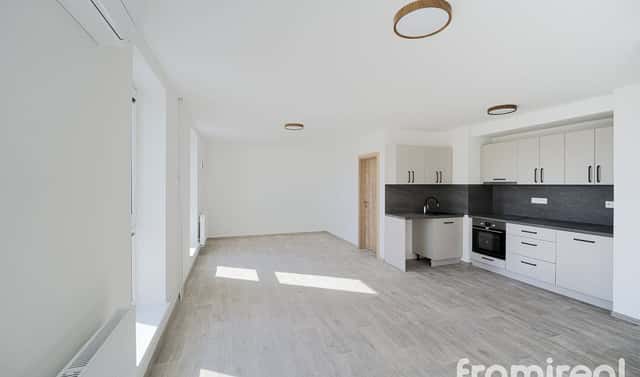 Pronájem bytu 2+kk 40 m², náměstí Míru, Veselí nad Moravou, okres Hodonín