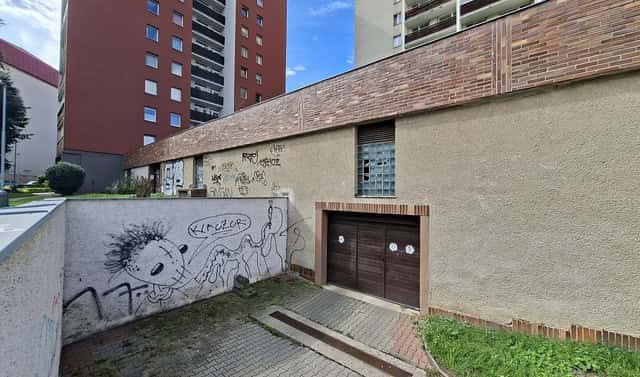 Pronájem garážového stání, 16m2 - ul. Ke Strašnické, Praha 10, Praha 10 – Strašnice