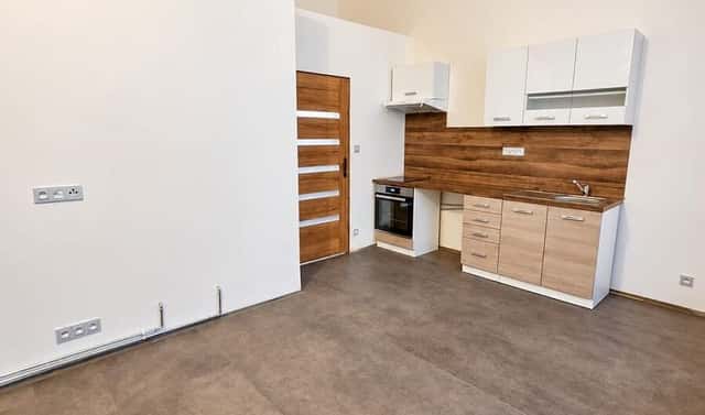 Pronájem bytu 1+kk 22 m², Míru, Duchcov, okres Teplice