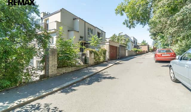 Prodej bytu 1+kk 19 m², Mošnova, Praha 5 – Smíchov