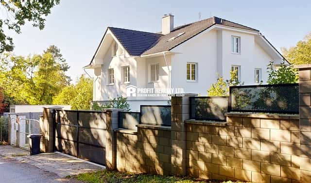 Prodej domu 213 m² s pozemkem 316 m², Údolí hvězd, Praha 5 – Lipence
