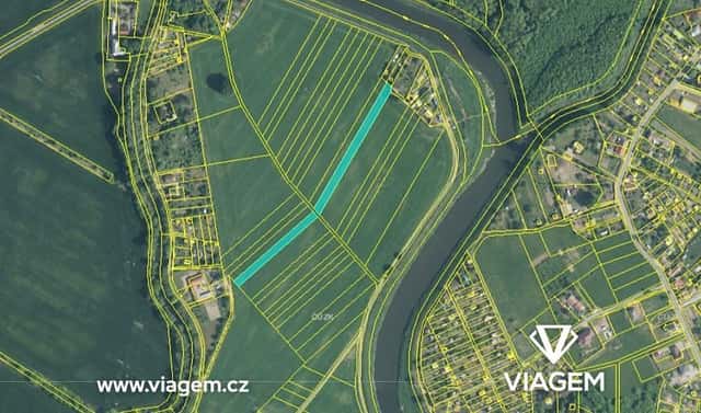 Prodej pole 1 307 m², Kroměříž