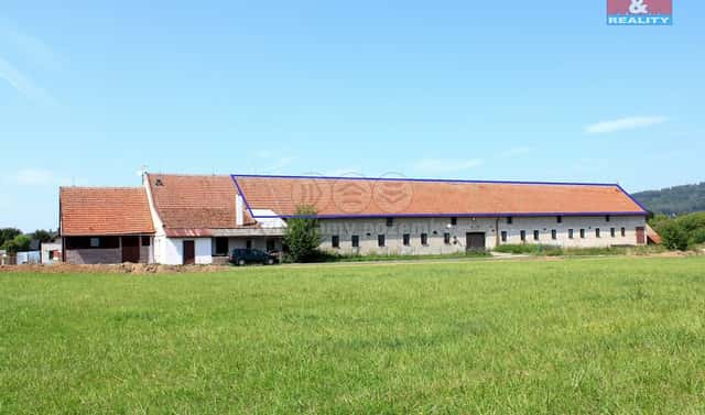Pronájem skladovacích prostor 500 m², Ostružno, okres Jičín