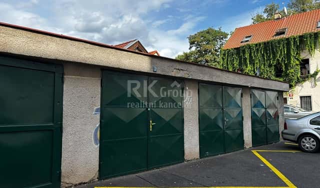 Pronájem garáže nebo skladu, 18 m2 + místo před garáží 12 m2, Praha 4 - Michle, ul. Kapitulská, Kapitulská, Praha 4 – Michle