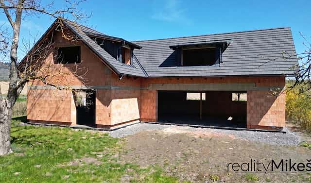 Prodej domu 252 m² s pozemkem 1 445 m², Rovensko pod Troskami – Blatec, okres Semily