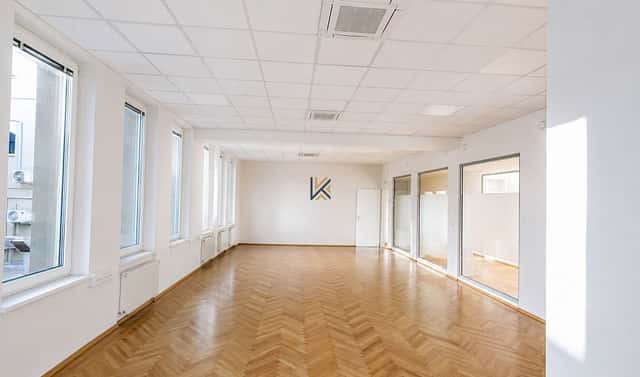 Pronájem kanceláře 280 m², Rozkošného, Praha 5 – Smíchov