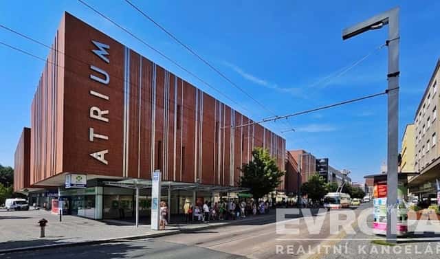 Pronájem obchodních prostor 87 m², Dukelská třída, Hradec Králové – Pražské Předměstí
