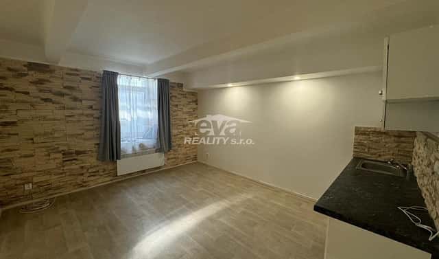 Prodej kanceláře 46 m², Malá Plynární, Praha 7 – Holešovice