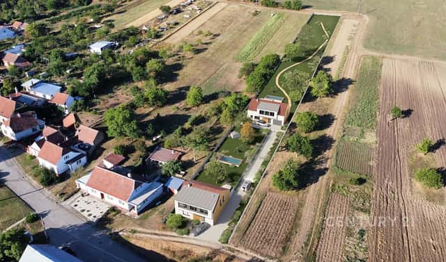 Prodej stavebního pozemku 3 981 m², Nikolčice, okres Břeclav