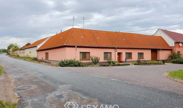 Prodej domu 150 m² s pozemkem 2 037 m², Hostěradice – Chlupice, okres Znojmo