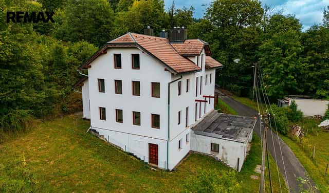 Prodej domu 600 m² s pozemkem 728 m², Bozkov, okres Semily