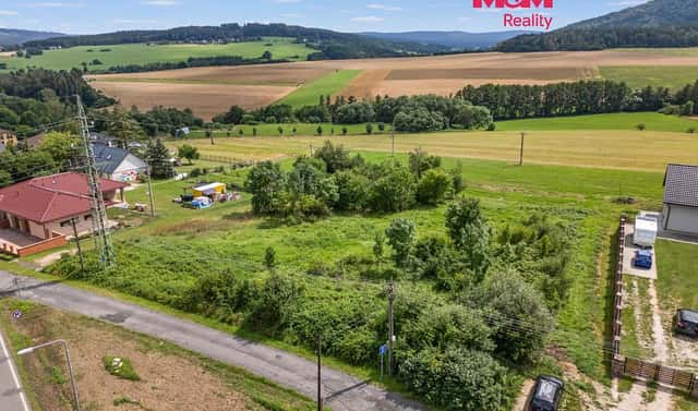 Prodej stavebního pozemku 4 052 m², Komárov, okres Beroun