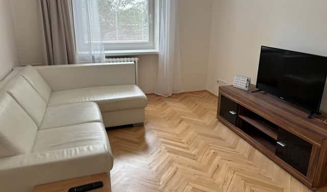 Pronájem bytu 2+1 51 m², Bratranců Veverkových, Pardubice – Zelené Předměstí