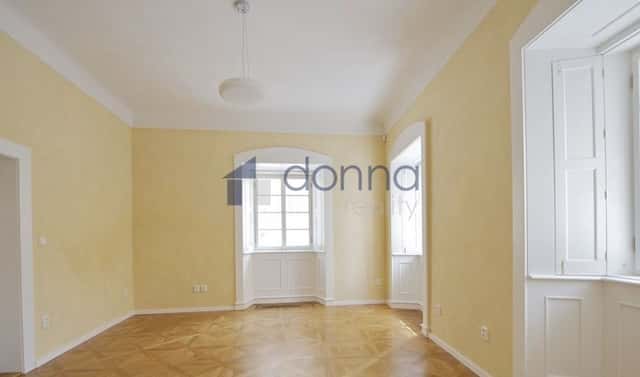Pronájem bytu 2+1 54 m², Šporkova, Praha 1 – Malá Strana
