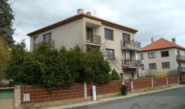 Prodej domu 400 m² s pozemkem 860 m², Jižní, Kněževes, okres Rakovník