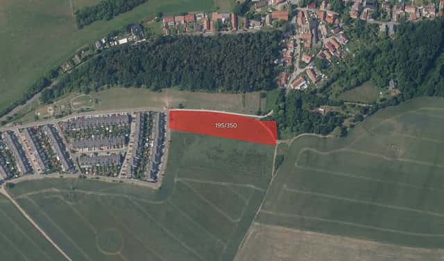 Prodej pole 5 755 m², Nelahozeves – Lešany, okres Mělník