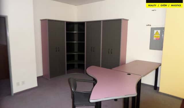 Pronájem kanceláře 55 m², Hradecká, Opava – Předměstí