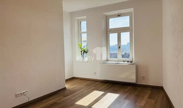 Pronájem bytu 1+1 37 m², Krymská, Praha 10 – Vršovice