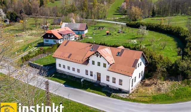 Prodej domu 1 200 m² s pozemkem 1 295 m², Nýrsko – Zelená Lhota, okres Klatovy