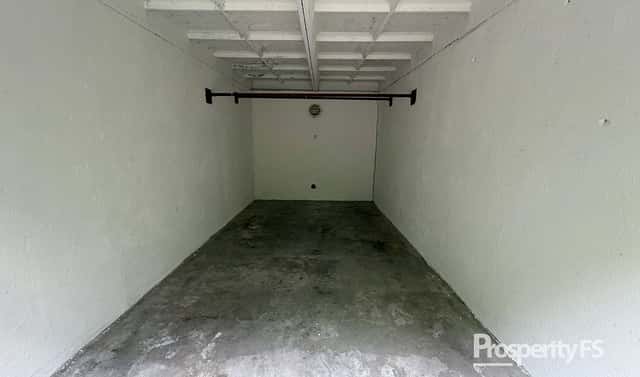 Pronájem garáže 21 m2, Slaný, Ouvalova, Slaný, okres Kladno