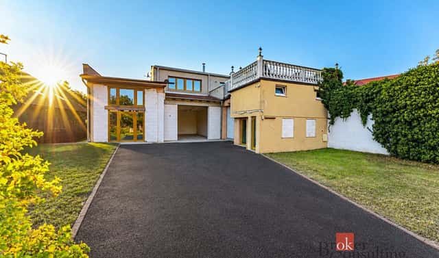 Prodej domu 448 m² s pozemkem 989 m², Na návsi, Velké Přítočno, okres Kladno