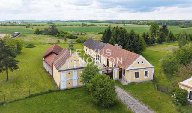 Prodej domu 450 m² s pozemkem 3 709 m², Komárov, okres Tábor