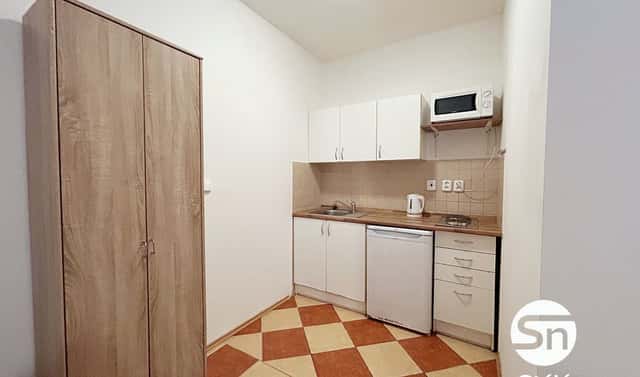 Pronájem bytu 1+kk 31 m², Novovysočanská, Praha 9 – Vysočany
