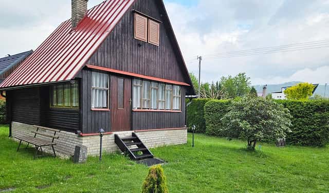 Chata 50 m2 s pozemkem 605 m2 v Rožnově pod Radhoštěm pěšky do centra, u sportovního areálu, Pod strání, Rožnov pod Radhoštěm, okres Vsetín