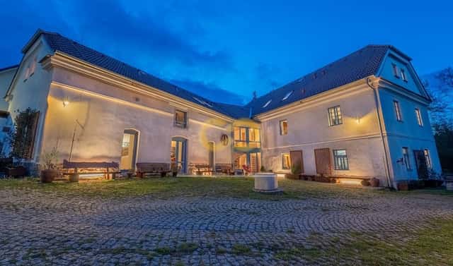 Prodej ubytovacího objektu 590 m², Uzeničky – Černívsko, okres Strakonice